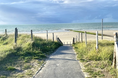 op wandelafstand van zee